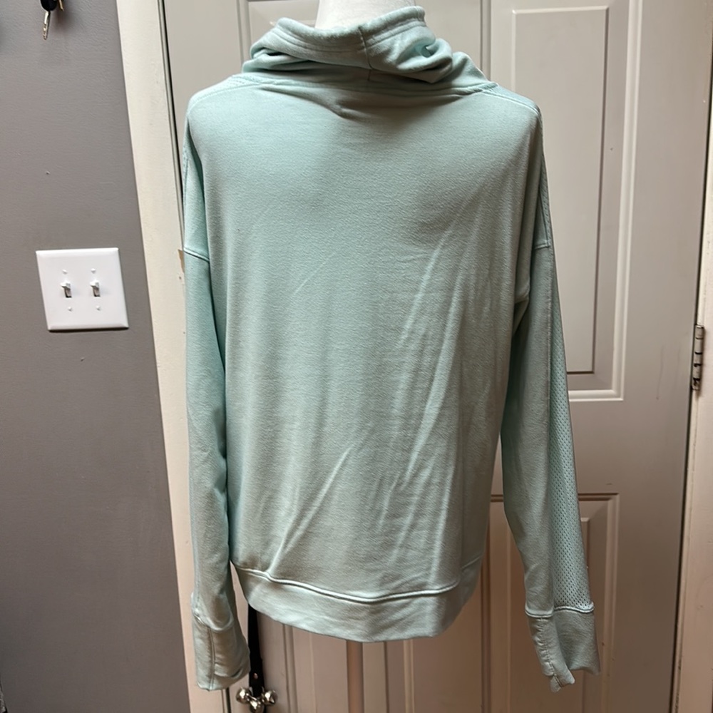 Under Armour sweatshirt. Size large - Picture 6 of 9